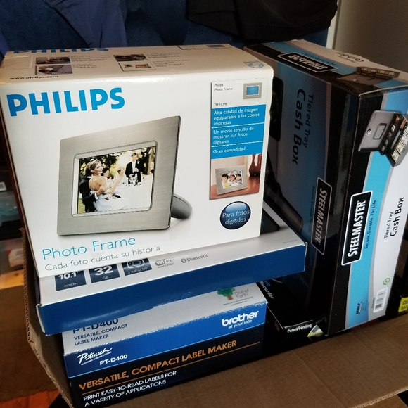 Phillips Digital Frame - Picture 2 of 2